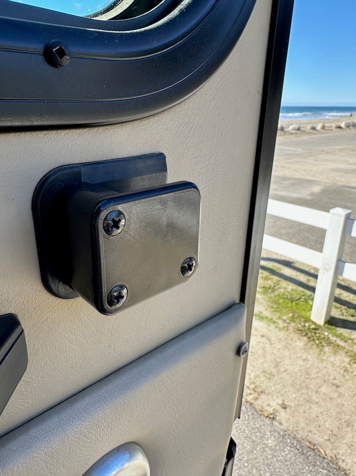 Combo Set, 1 - Tiffin, Newmar, Screen Door Striker Plate and 1 - Screen Door Latch (Post 2008) Coaches.