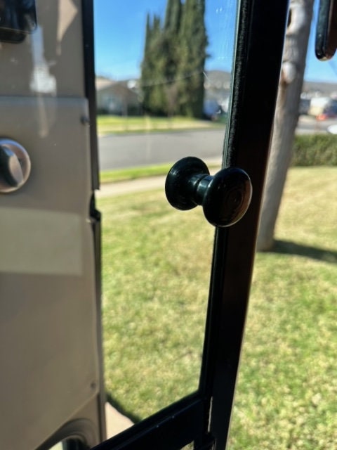 Tiffin, Newmar, RV Combo Set (but not limited to) Latch bracket (Pre 2007) Coaches, 1-Striker and 1-knob Set